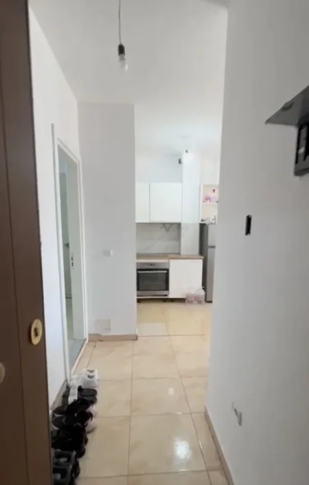 Tirane, shitet apartament 1+1 Kati 3, 42 m² 6.700.000 € (Sokrat Miho prane Vila L 2)