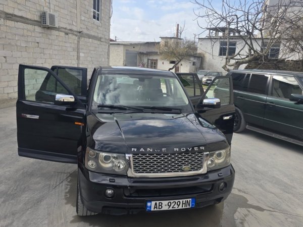 Tirane, shitet Range rover Nafte, e zeze automatik 250 km 8.000 €