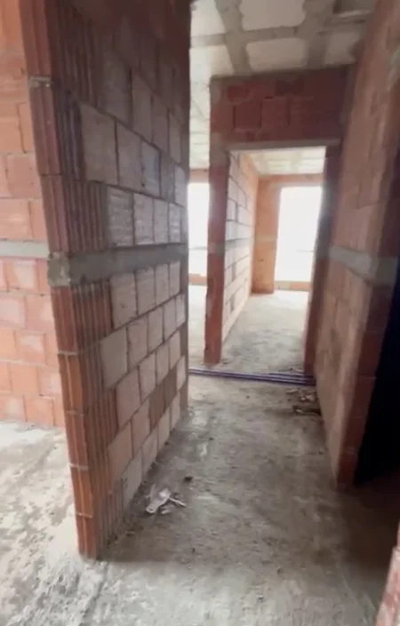 Tirane, shitet apartament 1+1 Kati 4, 65 m² 95.000 € (Ish Fusha Aviacionit)