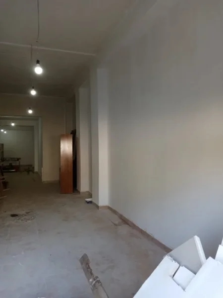 Tirane, jepet me qera zyre Kati 1, 140 m² 1.200 € (Rr. Petro Nini Luarasi)