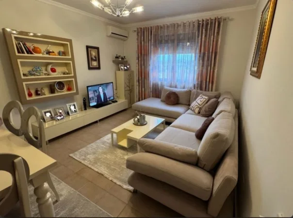 Tirane, shitet apartament 2+1 Kati 5, 72 m² 101.000 € (Rruga Njazi Meka)