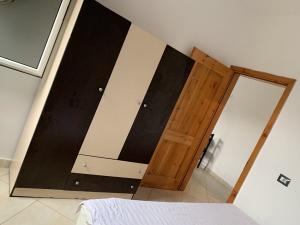 Tirane , jepet me qera apartament 1+1 , 50 m² 300 €