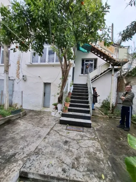 Berat, shitet shtepi 2 Katshe , 105.000 €