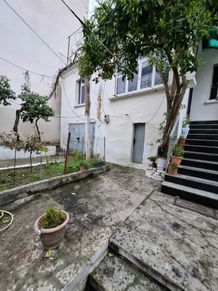 Berat, shitet shtepi 2 Katshe , 105.000 €