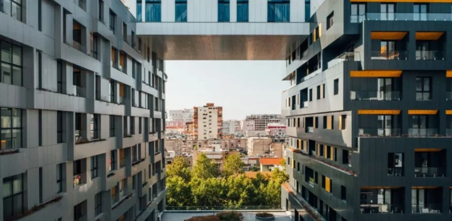 Tirane, shitet garsonier 1+1 , 42 m² 135.000 € (Rruga e Kavajes)