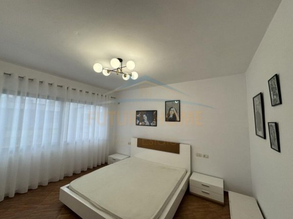 Tirane, jepet me qera apartament 2+1+Ballkon Kati 8, 100 m² 550 € (Prane Rotondos Astir)