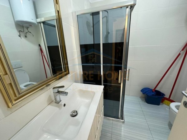 Tirane, jepet me qera apartament 2+1+Ballkon Kati 6, 117 m² 750 € (Bulevardi i Ri)