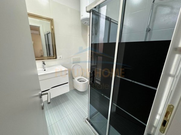 Tirane, jepet me qera apartament 2+1+Ballkon Kati 6, 117 m² 750 € (Bulevardi i Ri)