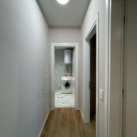 Tirane, jepet me qera apartament 2+1+Ballkon Kati 3, 90 m² 750 € (Perball Kompleksit Delijorgji)