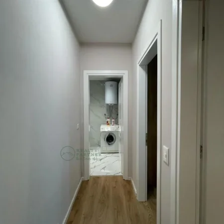 Tirane, jepet me qera apartament 2+1+Ballkon Kati 3, 90 m² 750 € (Perball Kompleksit Delijorgji)
