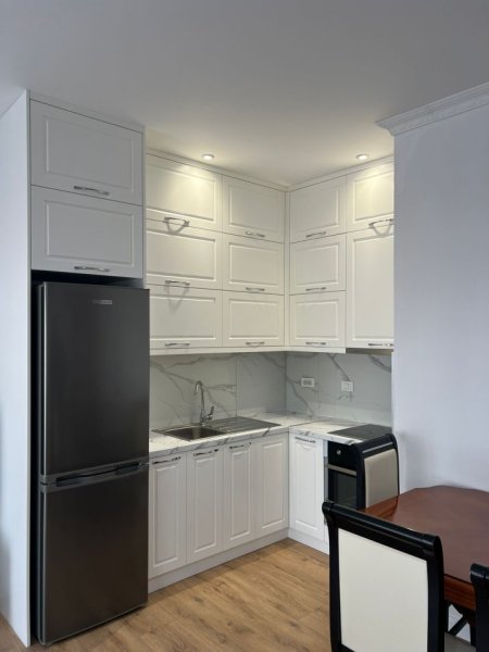 Tirane, jepet me qera apartament 1+1+Aneks Kati 5, 80 m² 400 € (fresk)