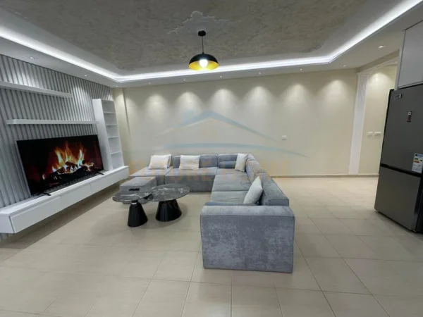 Tirane, jepet me qera apartament 2+1 Kati 6, 117 m² 750 € (Bulevardi i Ri)