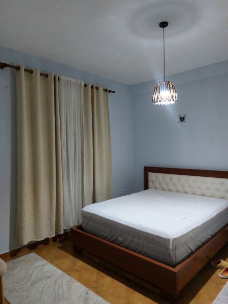 Tirane, jepet me qera apartament 1+1 Kati 2, 65 m² 400 € (rruga e dibres)