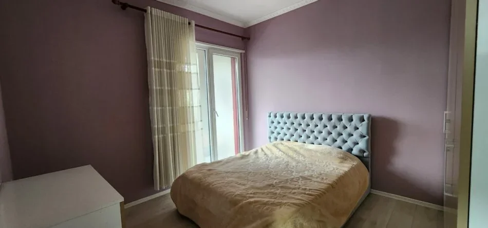 Tirane, shitet apartament 2+1 Kati 1, 160.000 € (kinostudio)