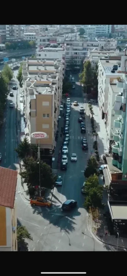 Tirane, shes apartament 3+1 Kati 5, 157 m² (Komuna Parisit)