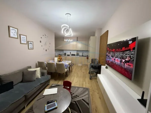 Tirane, shitet apartament 2+1+Aneks+Ballkon Kati 9, 95 m² 157.000 € (Yzberisht)