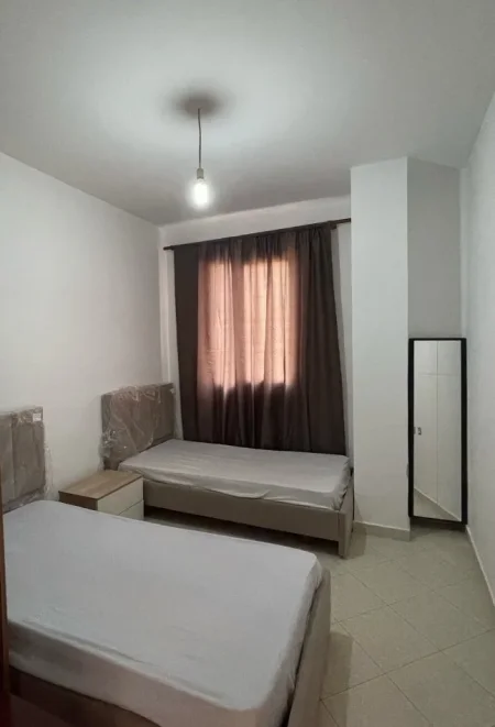 Tirane, jepet me qera apartament 2+1+Aneks Kati 7, 75 m² 500 € (astir)