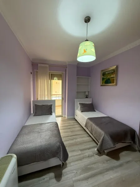 Tirane, jepet me qera apartament 2+1 Kati 6, 140 m² 800 € 