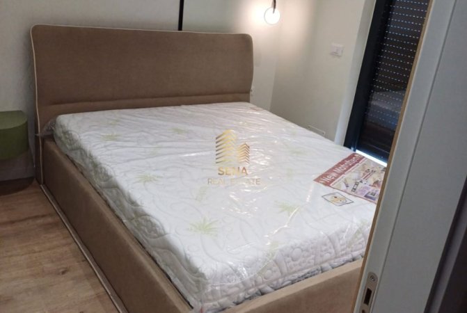 Tirane, jepet me qera apartament 1+1+Ballkon Kati 6, 55 m² 800 € (Rruga Karl Gega)