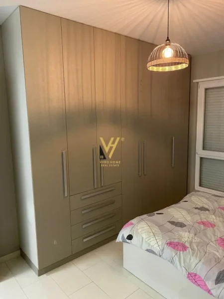 Tirane, jepet me qera apartament 2+1+Ballkon Kati 7, 82 m² 600 € (5 MAJI)