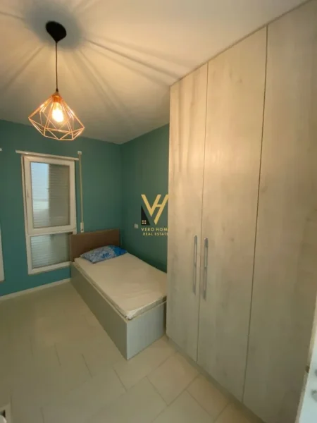 Tirane, jepet me qera apartament 2+1+Ballkon Kati 7, 82 m² 600 € (5 MAJI)