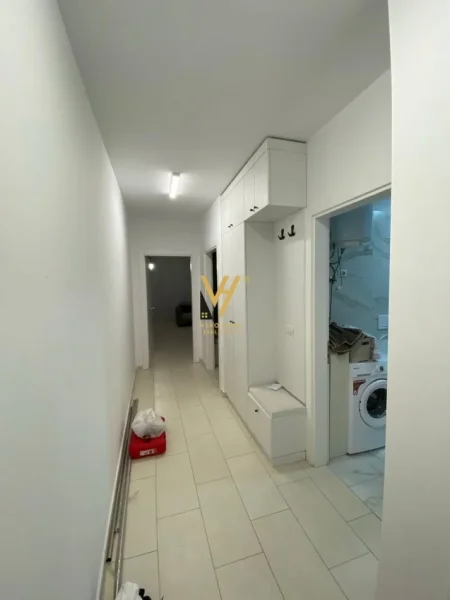 Tirane, jepet me qera apartament 2+1+Ballkon Kati 7, 82 m² 600 € (5 MAJI)