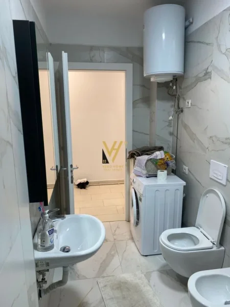 Tirane, jepet me qera apartament 2+1+Ballkon Kati 7, 82 m² 600 € (5 MAJI)