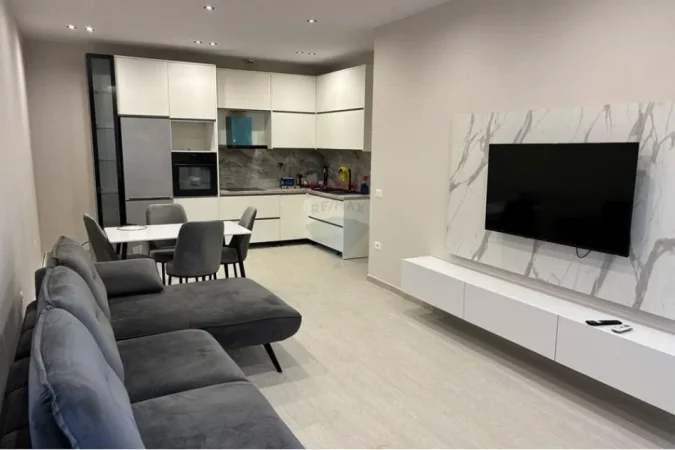 Tirane, jepet me qera apartament 1+1 Kati 2, 69 m² 400 € (Xhon Belushi)