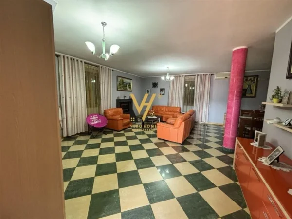 Tirane, shitet Vile 3 Katshe Kati 0, 300 m² 480.000 € (MARIKAJ)