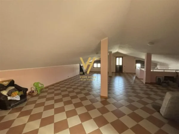 Tirane, shitet Vile 3 Katshe Kati 0, 300 m² 480.000 € (MARIKAJ)