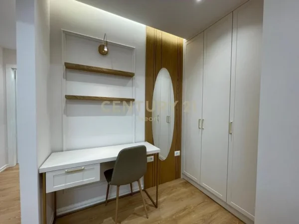 Tirane, jepet me qera apartament 1+1 Kati 1, 55 m² 600 € (Tirana e Re)
