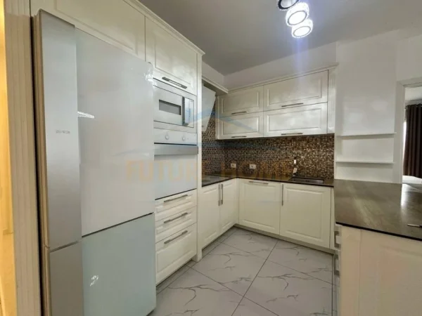 Tirane, shitet apartament 2+1 Kati 5, 88 m² 260.000 € (Zogu i Zi)