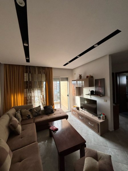 Tirane, jepet me qera apartament 2+1+Aneks+Ballkon Kati 9, 89 m² 550 € (fusha e aviacionit)