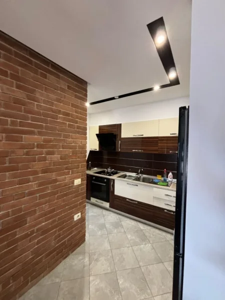 Tirane, jepet me qera apartament 2+1+Aneks+Ballkon Kati 9, 89 m² 550 € (fusha e aviacionit)