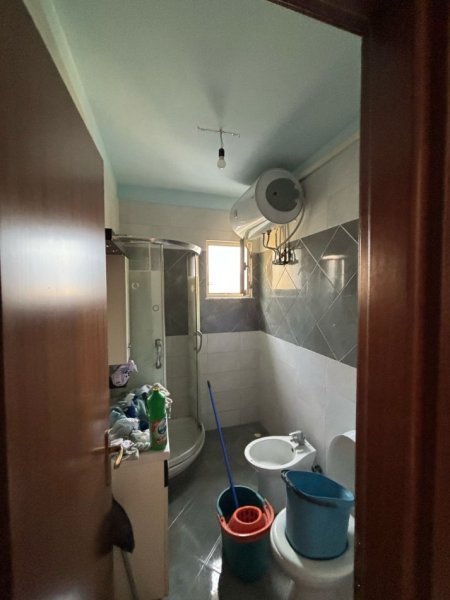 Tirane, jepet me qera apartament 2+1+Aneks+Ballkon Kati 9, 89 m² 550 € (fusha e aviacionit)