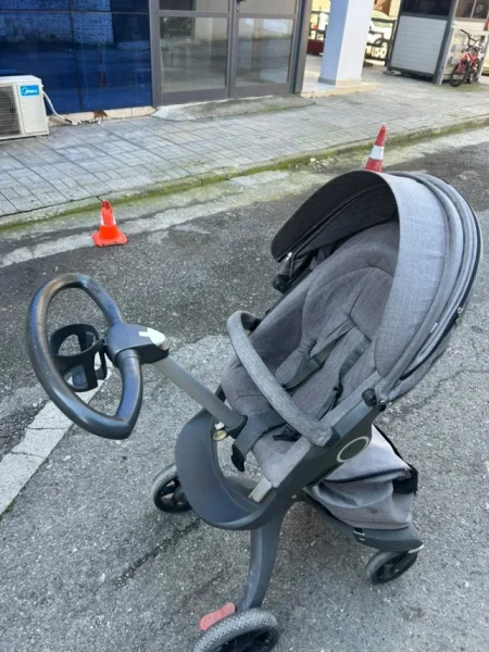 Tirane, shes Karroce Stokke V5 450 €