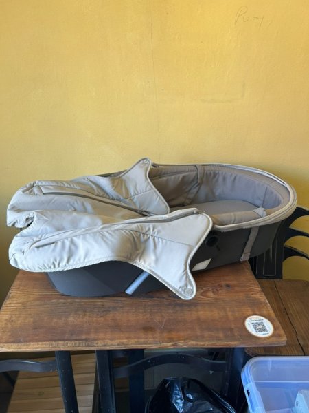 Tirane, shes Karroce Stokke V5 450 €