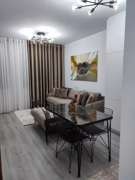 Tirane, jepet me qera apartament 1+1+Aneks Kati 2, 51 m² 400 € (rruga koferenca e pezes)
