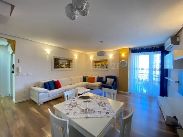 Tirane, shes apartament 2+1+Aneks+Ballkon Kati 5, 118 m² 220.000 € (Xhamlliku)