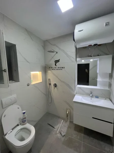 Tirane, jepet me qera apartament 1+1 Kati 5, 65 m² 500 € (ZOGU I ZI)