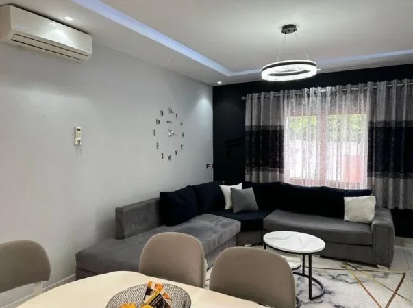 Tirane, shitet Vile 1+1+Ballkon Kati 1, 65 m² 180.000 € (SHESHI SHQIPONJA)