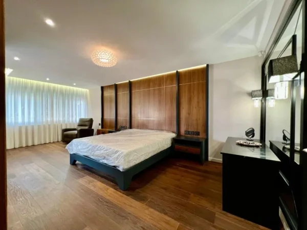Tirane, jap me qera apartament 2+1+Aneks+Ballkon Kati 2, 193 m² 1.500 € (KOPSHTI BOTANIK)