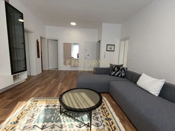 Tirane, jepet me qera apartament 2+1+Aneks+Ballkon Kati 2, 116 m² 800 € (Selvia)