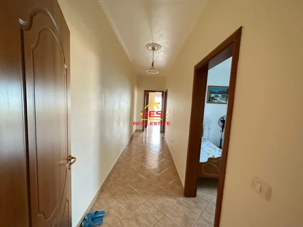 Vlore, shitet apartament 2+1+Ballkon Kati 2, 102 m² 320.000 € (Rruga Murat Tërbaçi)