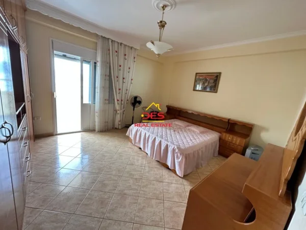 Vlore, shitet apartament 2+1+Ballkon Kati 2, 102 m² 320.000 € (Rruga Murat Tërbaçi)