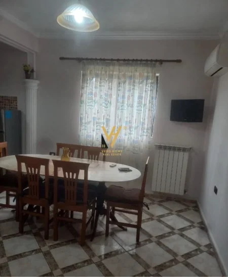 Tirane, jepet me qera apartament 3+1+Ballkon Kati 1, 140 m² 450 € (SAUK)