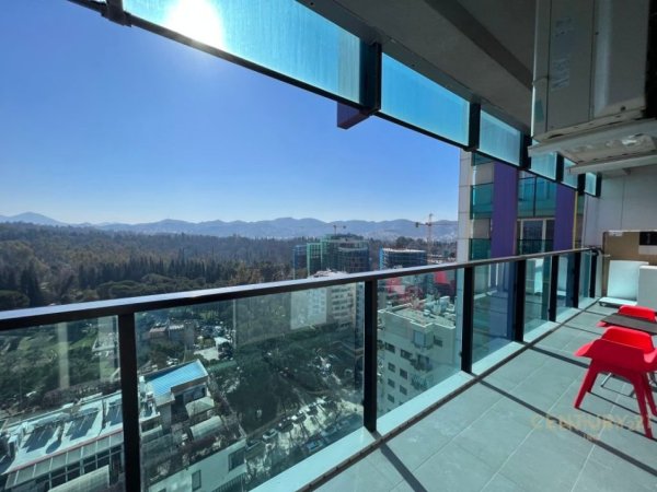 Tirane, jepet me qera apartament 2+1+Aneks+Ballkon Kati 18, 150 m² 1.800 € (AMBASADOR 3)