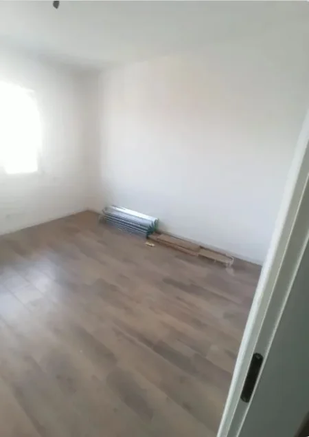 Tirane, shitet apartament 2+1+Ballkon , 96 m² 115.000 € (Univers City)