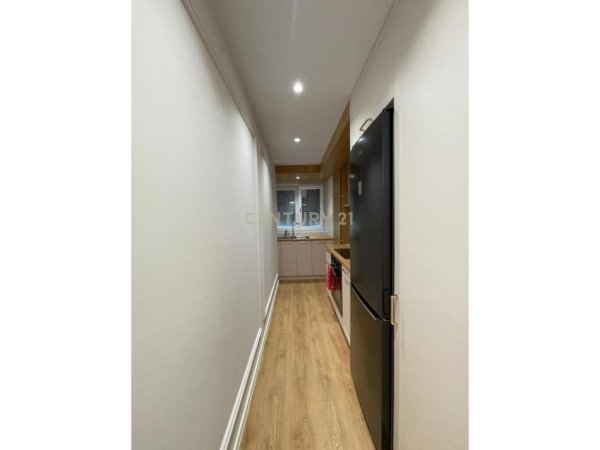 Tirane, jepet me qera apartament 1+1+Aneks+Ballkon Kati 1, 55 m² 600 € (TIRANA E RE)