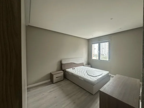 jepet me qera apartament 1+1+Ballkon Kati 5, 75 m² 500 € (Rruga 5 Maji)